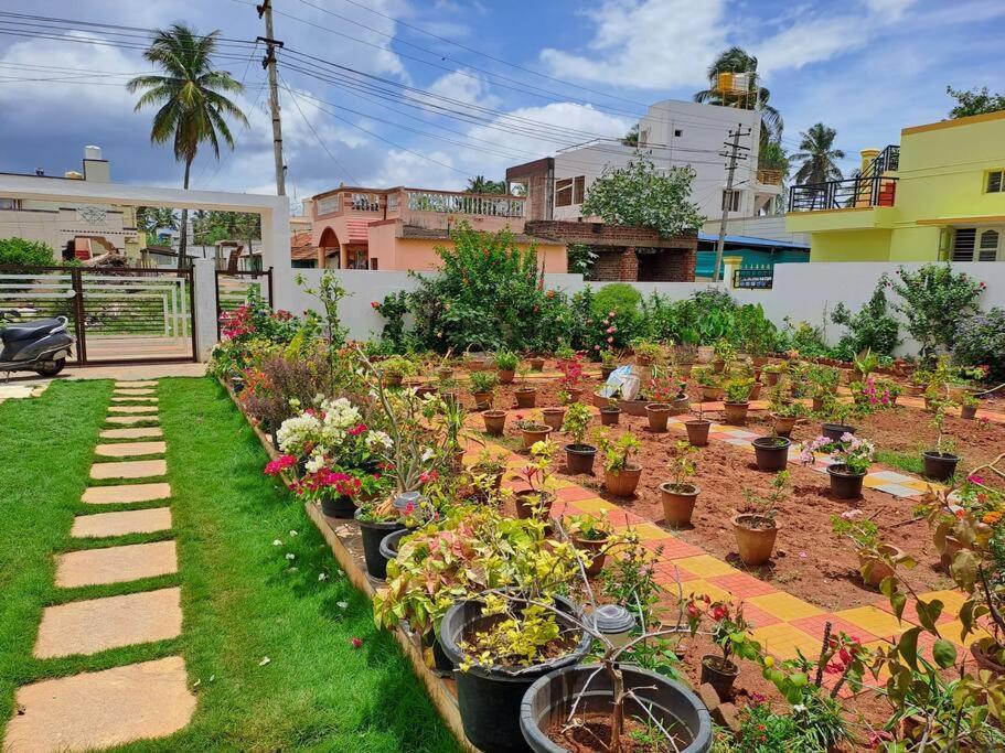 Villa Kolluri Nivasa Entire Ff Bunglow, Garden, Green Surrounding, Hall à Mysore Extérieur photo